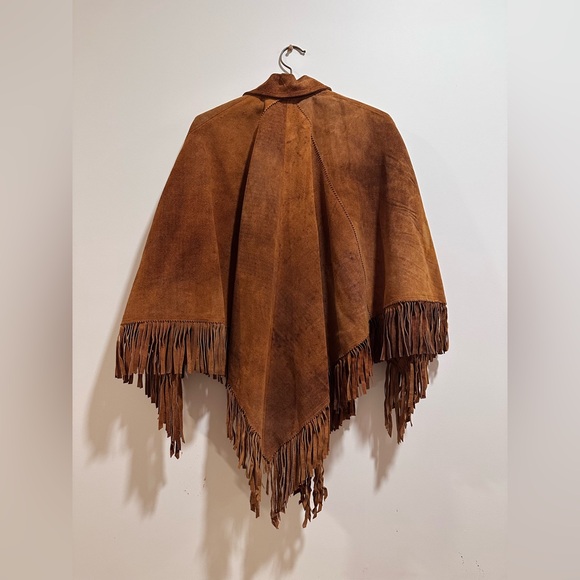 Vintage 1970’s Tan Suede Fringe Poncho - Picture 4 of 10